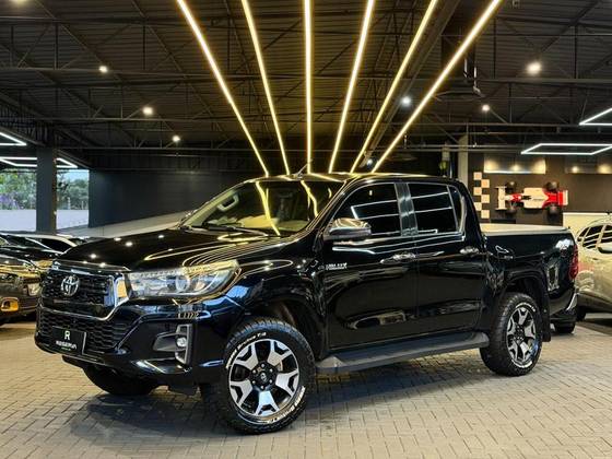 TOYOTA HILUX 2.8 SRX 4X4 CD 16V DIESEL 4P AUTOMÁTICO